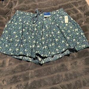 Old Navy Floral Blue Women's Skorts